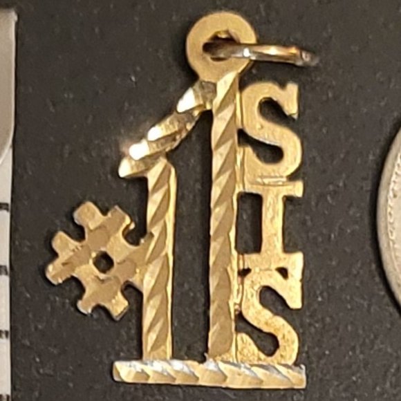 COPY - 10K Pendant Great Gift Idea - Picture 1 of 3